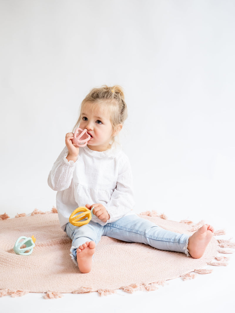 “FRESH FRUIT" TEETHER  矽膠士多啤梨牙膠