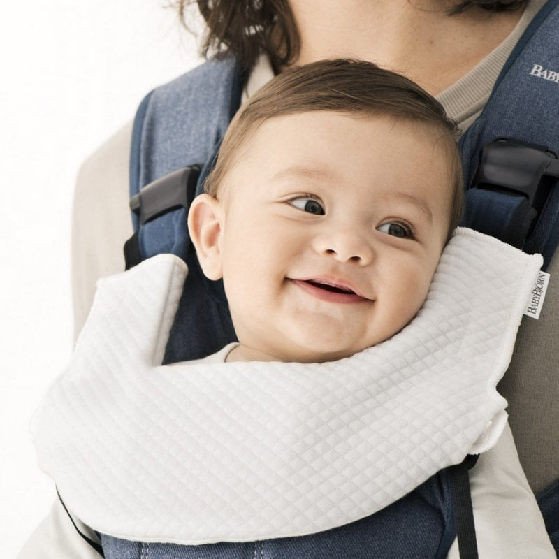 【公價貨品】ONE/ONE AIR 多功能嬰兒揹帶專用口水巾連防咬墊(白)